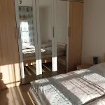 Appartement Am Stadtrand Von *