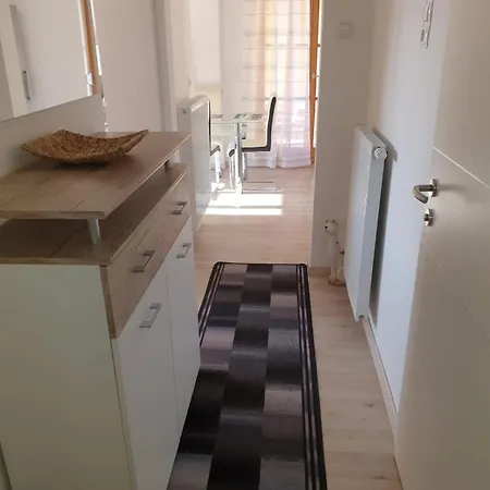 Am Stadtrand Von *