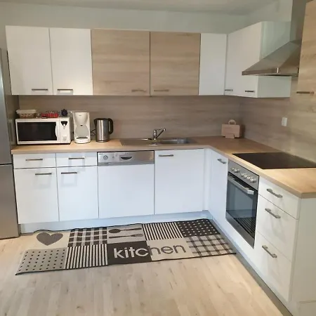 Am Stadtrand Von *