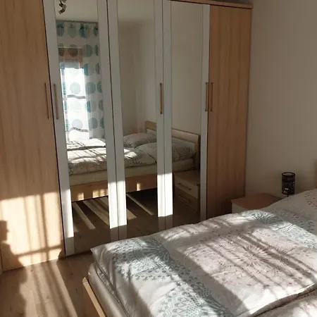 Apartamento Am Stadtrand Von *