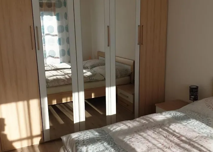 Appartement Am Stadtrand Von *